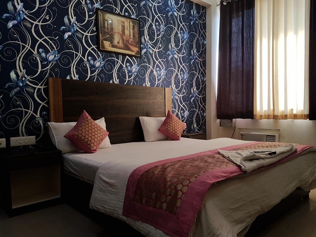 The Royal Crown Hotel Gurgaon Exterior foto
